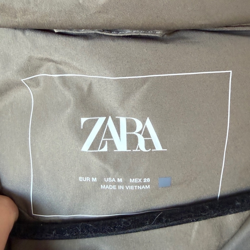 Zara Women’s Puff Coat - Picture 4 of 4